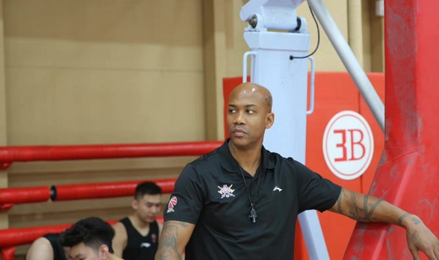  尼斯功勋门将退役转任青年队教练  