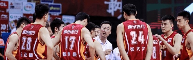  里昂中场核心离队，法甲，战绩持续下滑  