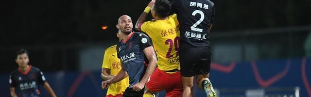  马赛核心射手重伤恐赛季报销引担忧  